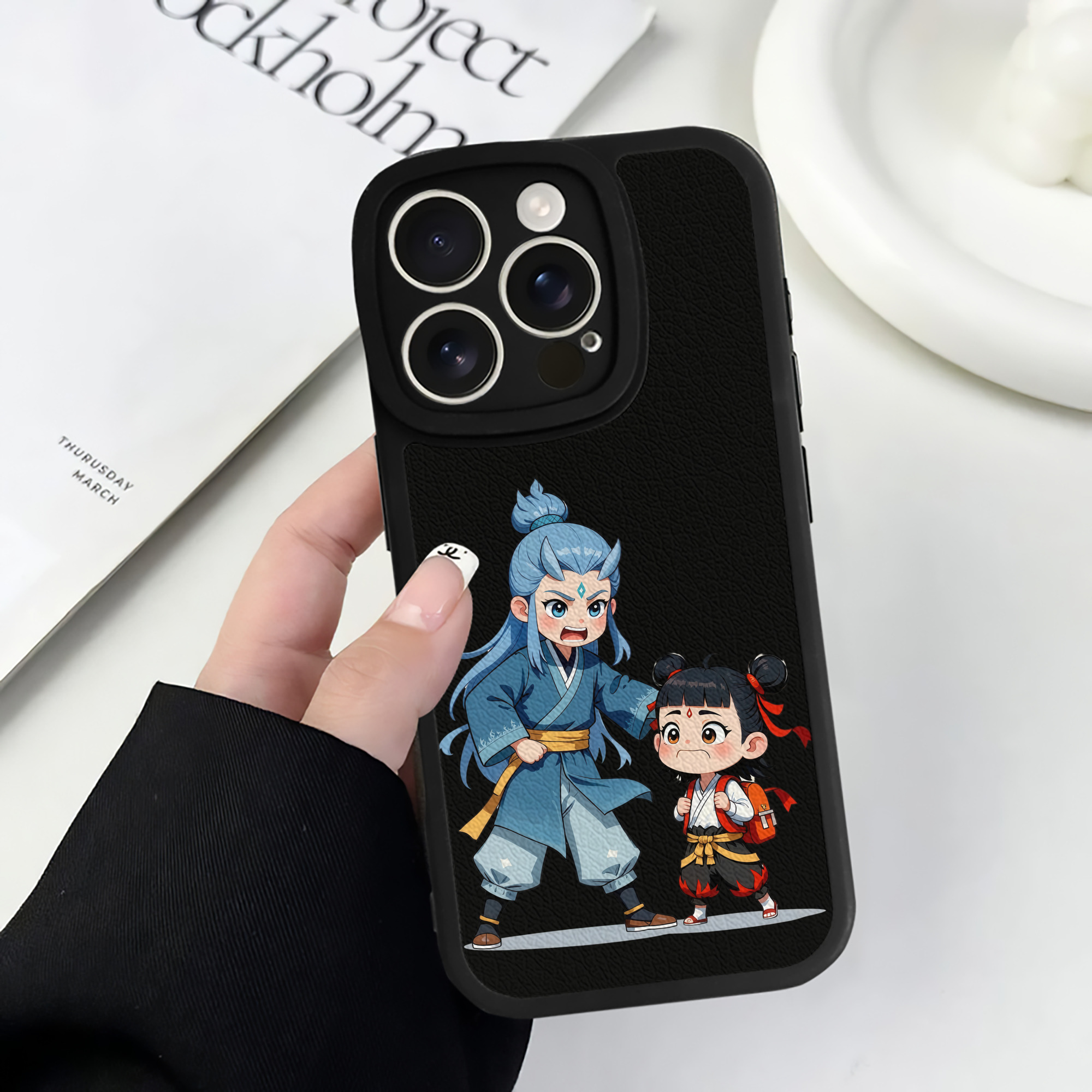 （画像用） Ne Zha 2 ナタ 魔童の大暴れ 【iPhone 16シリーズ対応】シリコンスマホケース（レザー調） 材質：シリコン